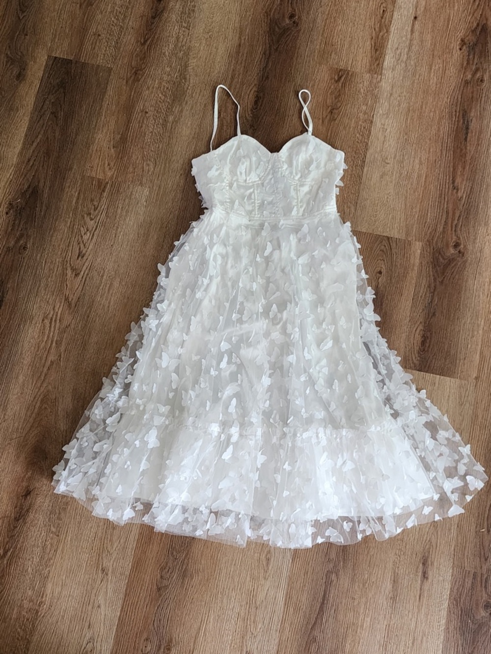 NWT Lulu’s time to fly butterfly lace-up midi dress